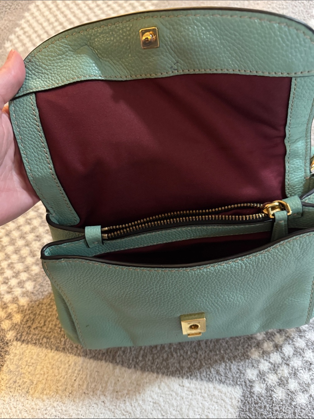 Marc Jacobs Mint Green Pebbled Leather Crossbody with Gold Hardware - Picture 5 of 6